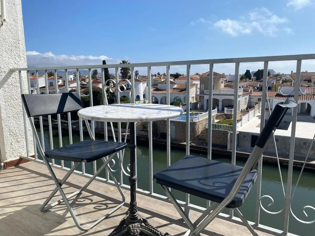 Lcdm Apartamento Vista Canal Y Piscina Comunitaria Apartment Empuriabrava