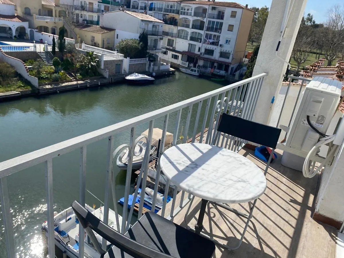 Lcdm Apartamento Vista Canal Y Piscina Comunitaria Apartment Empuriabrava Spain