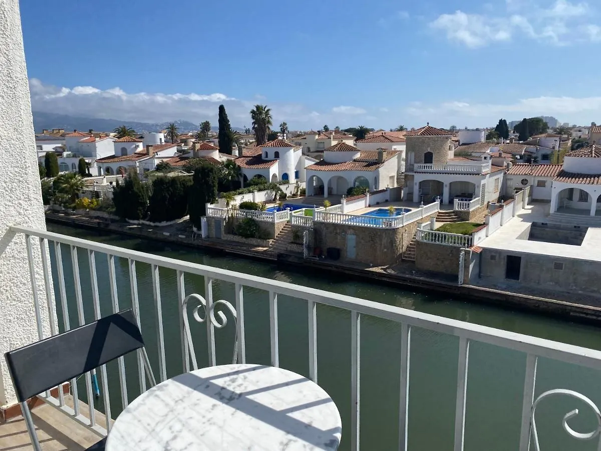Lcdm Apartamento Vista Canal Y Piscina Comunitaria Apartment Empuriabrava