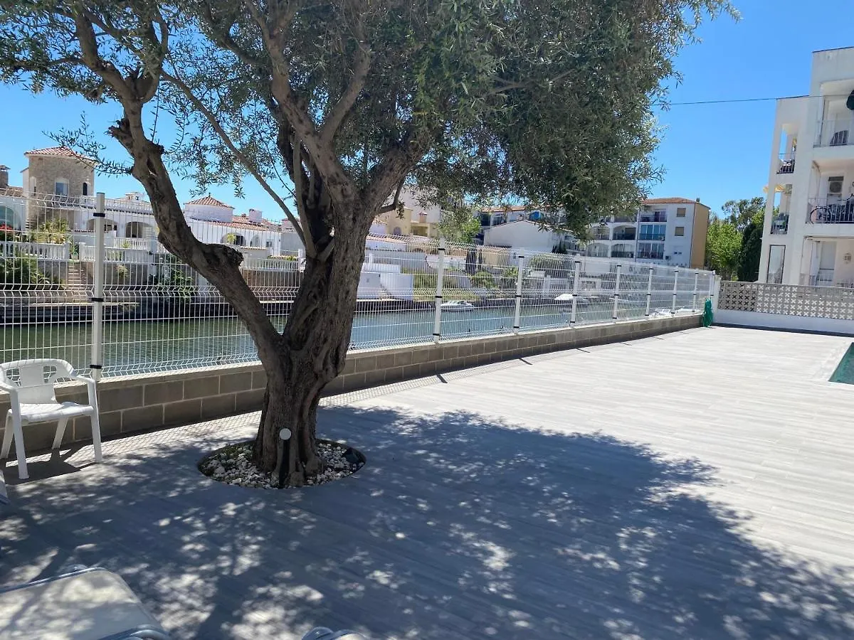 Lcdm Apartamento Vista Canal Y Piscina Comunitaria Apartment Empuriabrava